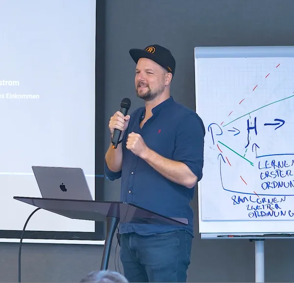 Dennis Franz – Google Ads Expert, Aggressive Expansion